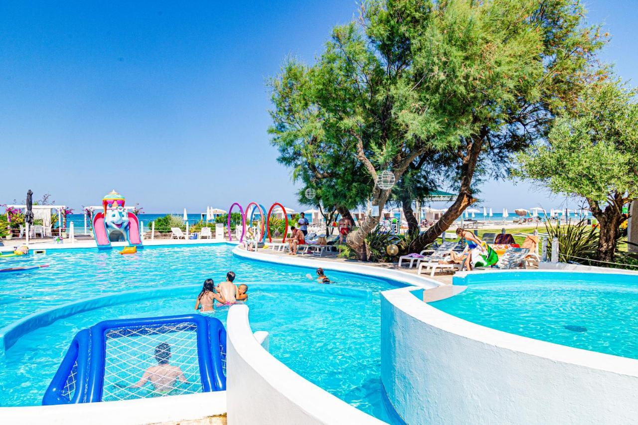 Cala Nostra Resort Marotta Eksteriør billede