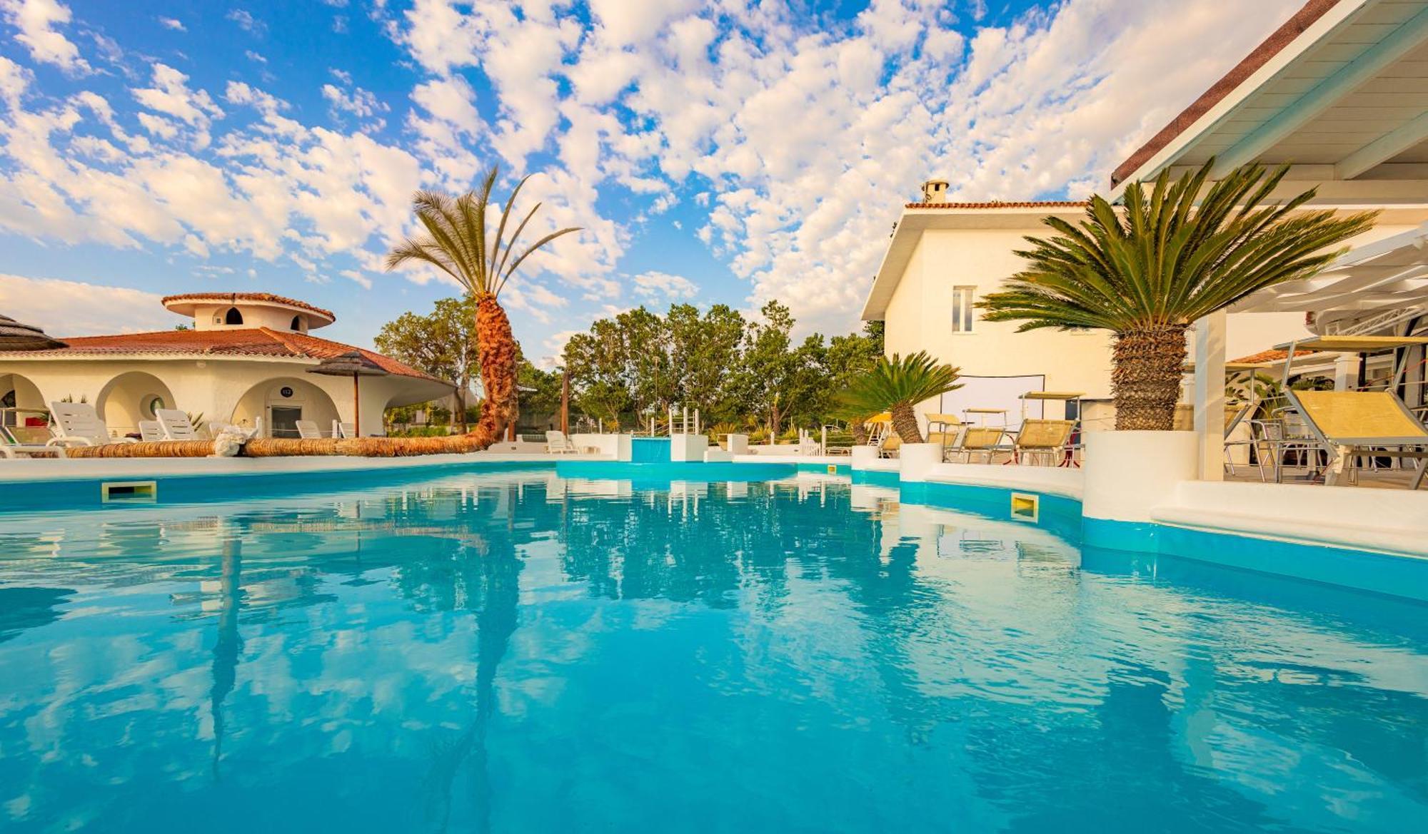 Cala Nostra Resort Marotta Eksteriør billede